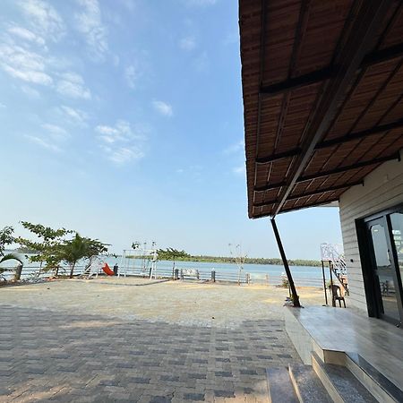 The Glasswater By The Backwater Homestay Kalyānpur 외부 사진