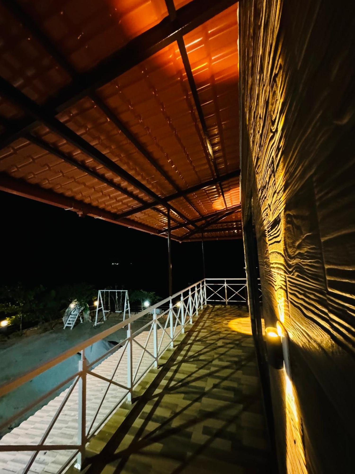 The Glasswater By The Backwater Homestay Kalyānpur 외부 사진
