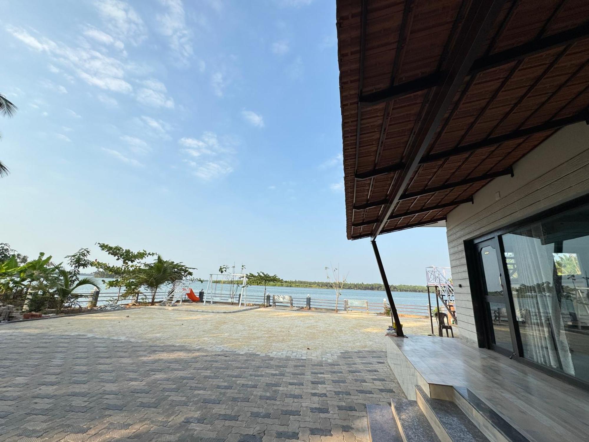 The Glasswater By The Backwater Homestay Kalyānpur 외부 사진