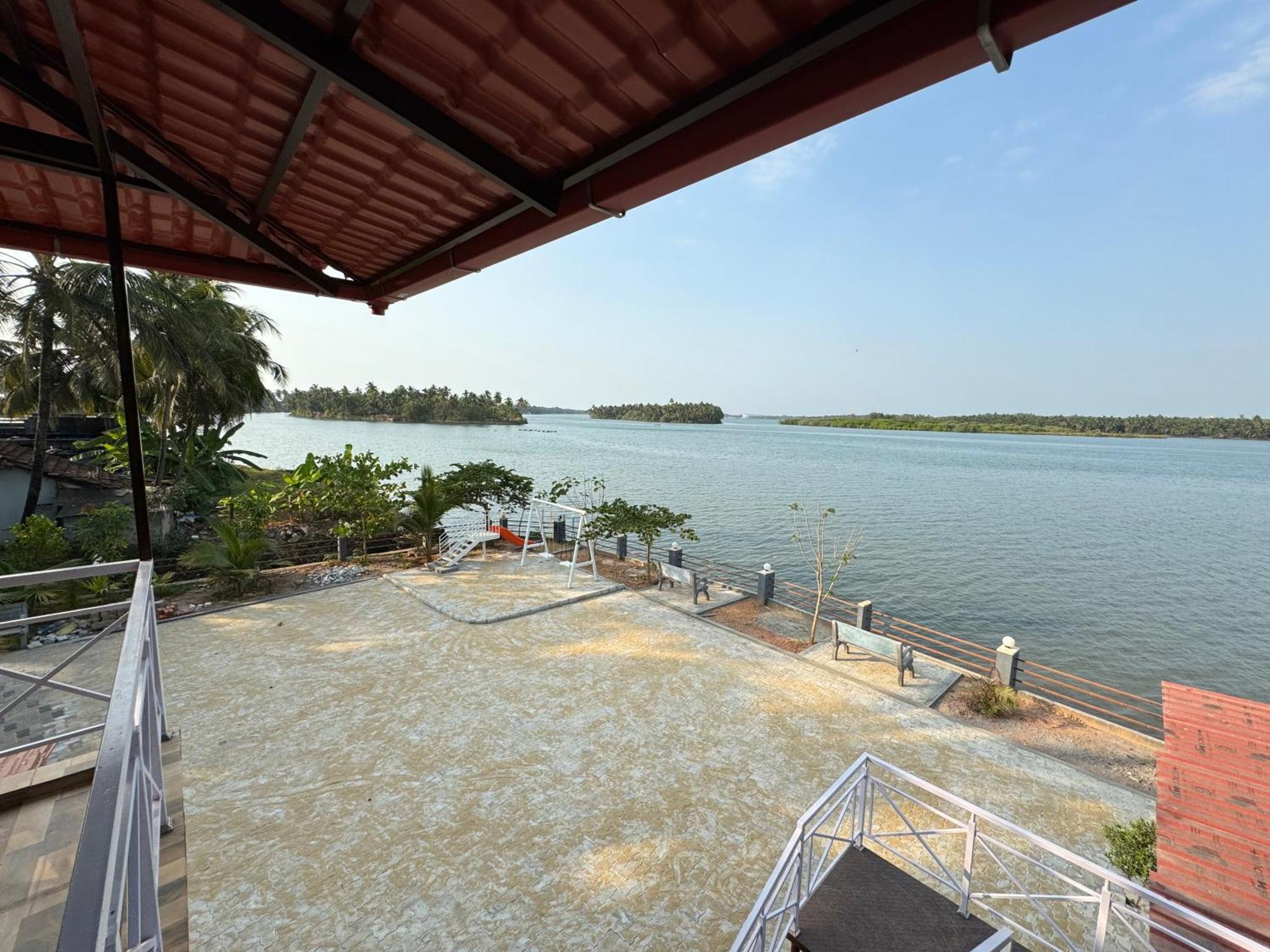 The Glasswater By The Backwater Homestay Kalyānpur 외부 사진