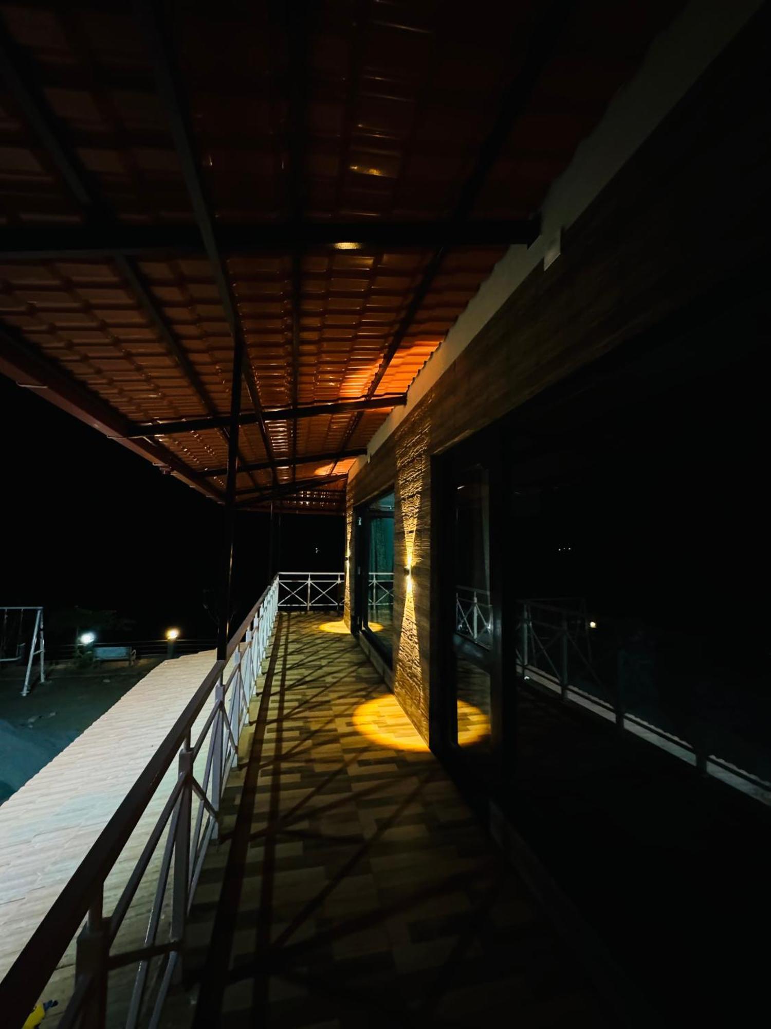 The Glasswater By The Backwater Homestay Kalyānpur 외부 사진