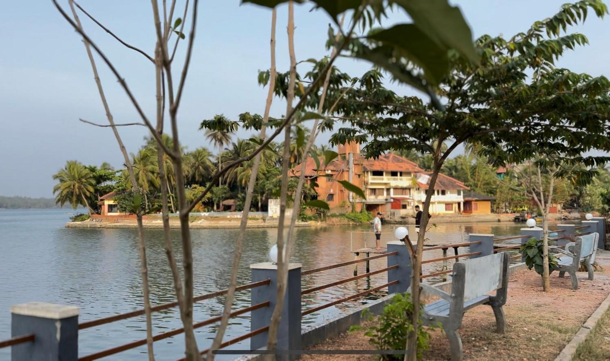 The Glasswater By The Backwater Homestay Kalyānpur 외부 사진