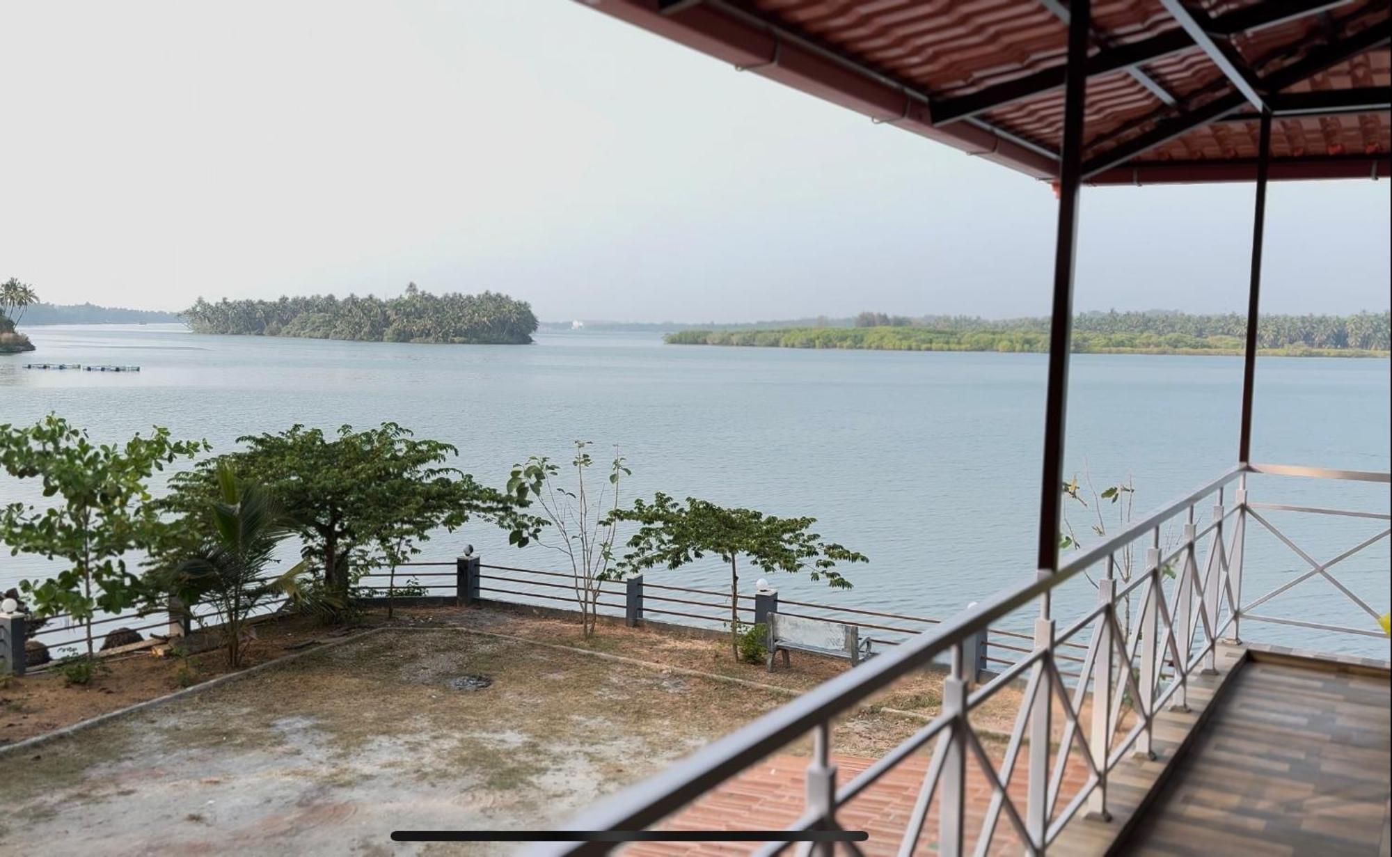 The Glasswater By The Backwater Homestay Kalyānpur 외부 사진