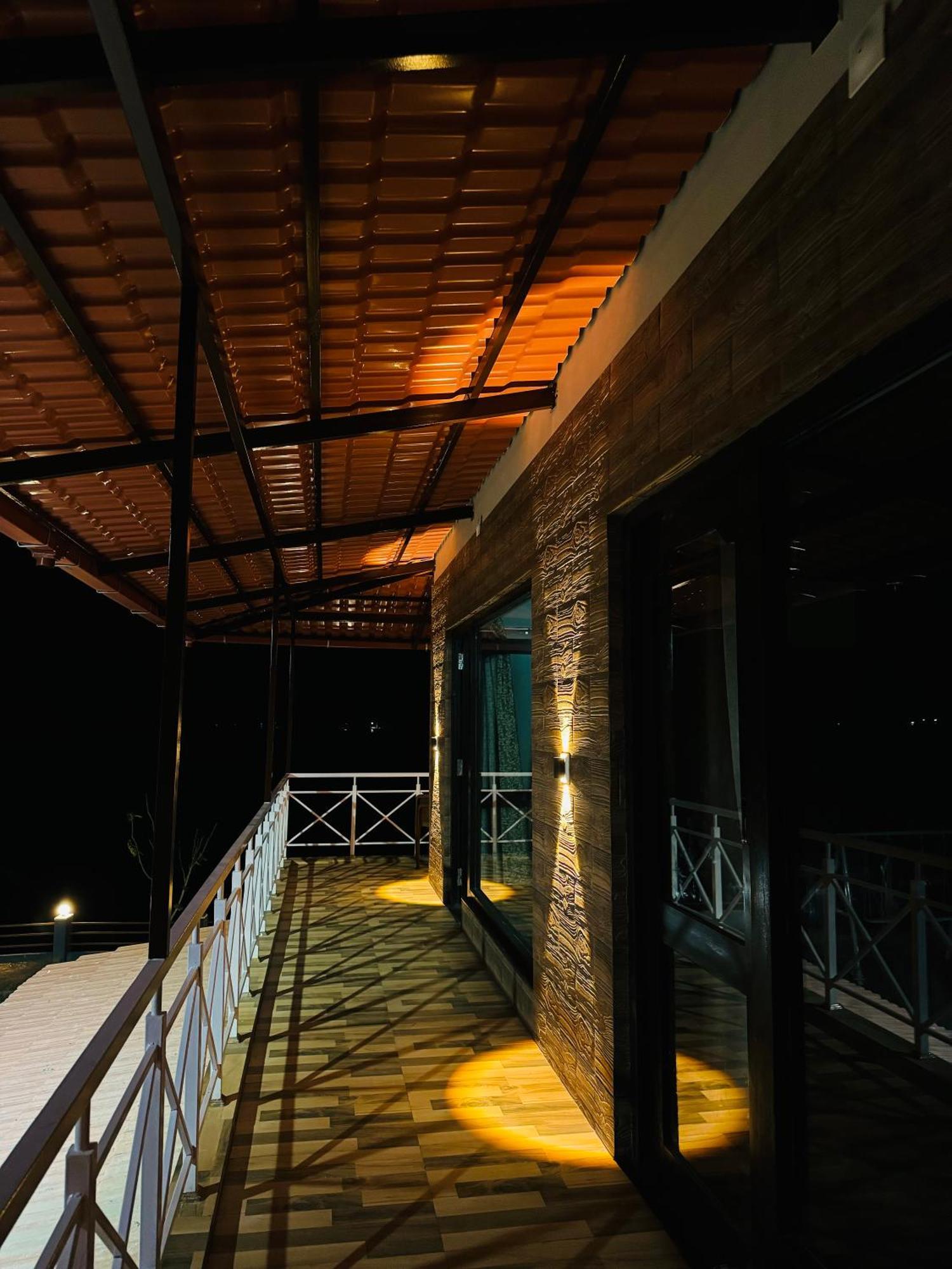 The Glasswater By The Backwater Homestay Kalyānpur 외부 사진