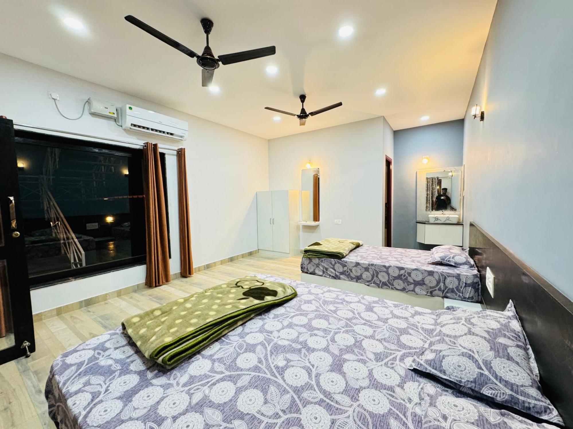The Glasswater By The Backwater Homestay Kalyānpur 외부 사진