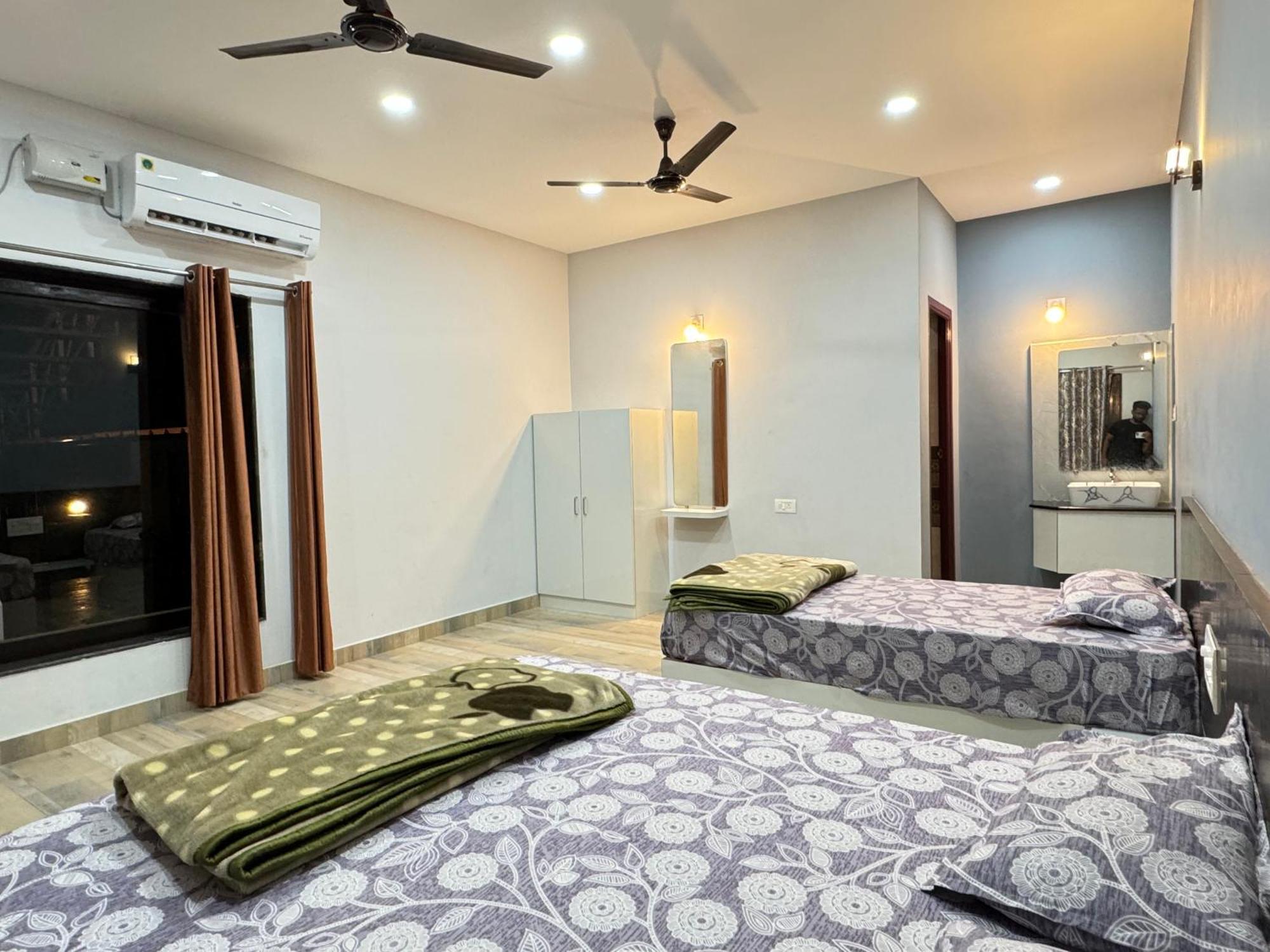The Glasswater By The Backwater Homestay Kalyānpur 외부 사진