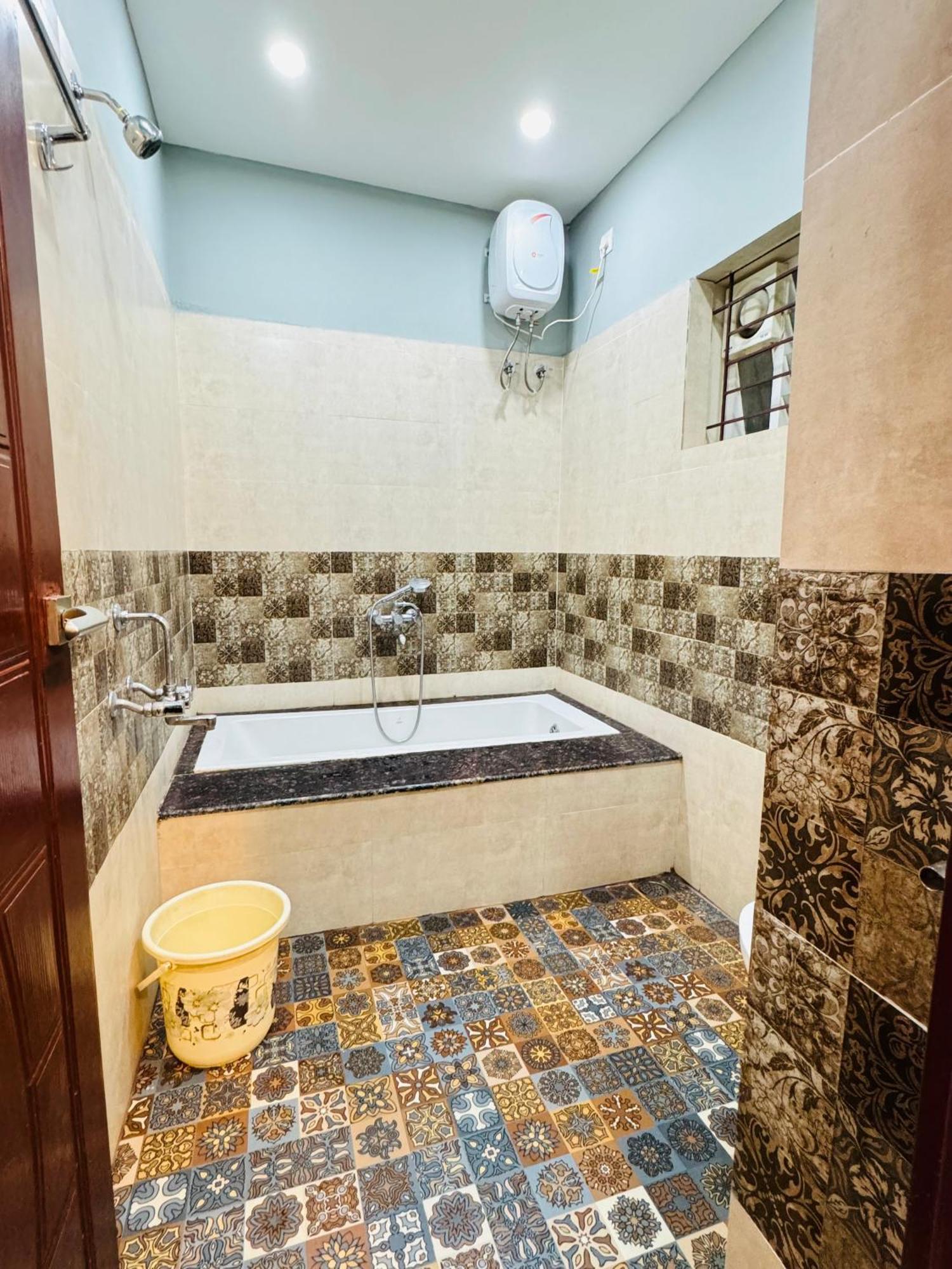 The Glasswater By The Backwater Homestay Kalyānpur 외부 사진